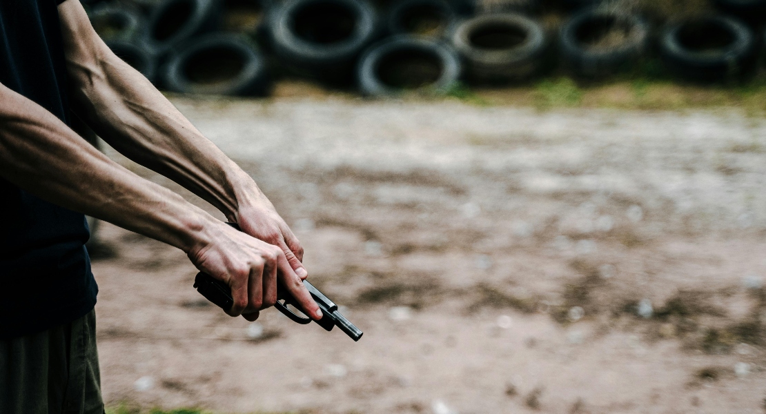 Shooter running a super safety equipped build where buffer weight determines lever reset timing